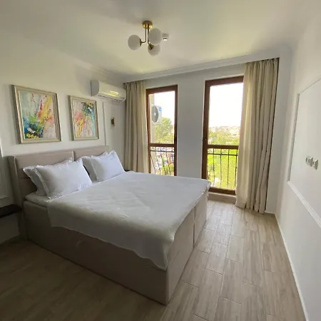 Luxurious Comfort In Cascadas 아파트 써니비치