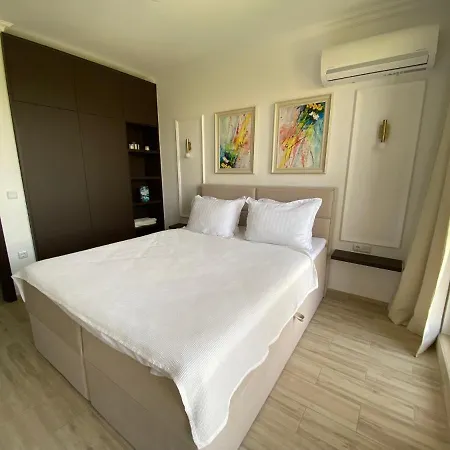 Luxurious Comfort In Cascadas 아파트 써니비치